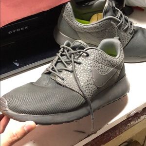 Nike Roshe Size 8.5 green